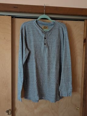 The Foundry Men's Gray Henley Long-Sleeve Shirt